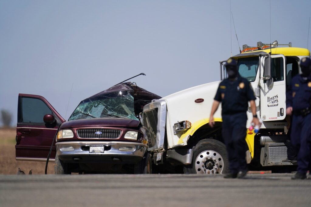 Fallecieron 10 mexicanos en accidente vial en California thumbnail