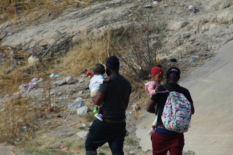 Rescataron a 93 migrantes centroamericanos en un hotel de Chihuahua