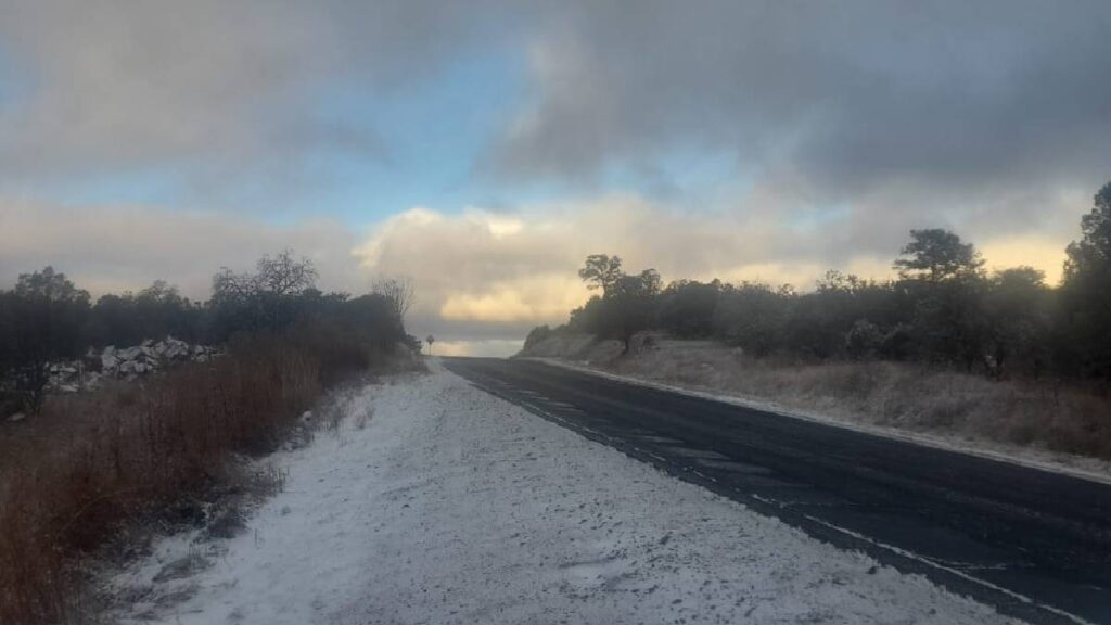 21 municipios de Chihuahua registran caída de nieve; alertan por bajas temperaturas thumbnail
