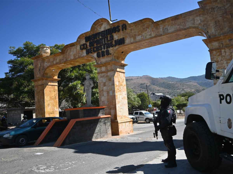 Buscan a 8 autodefensas de Apaxtla, desaparecieron tras ser detenidos thumbnail