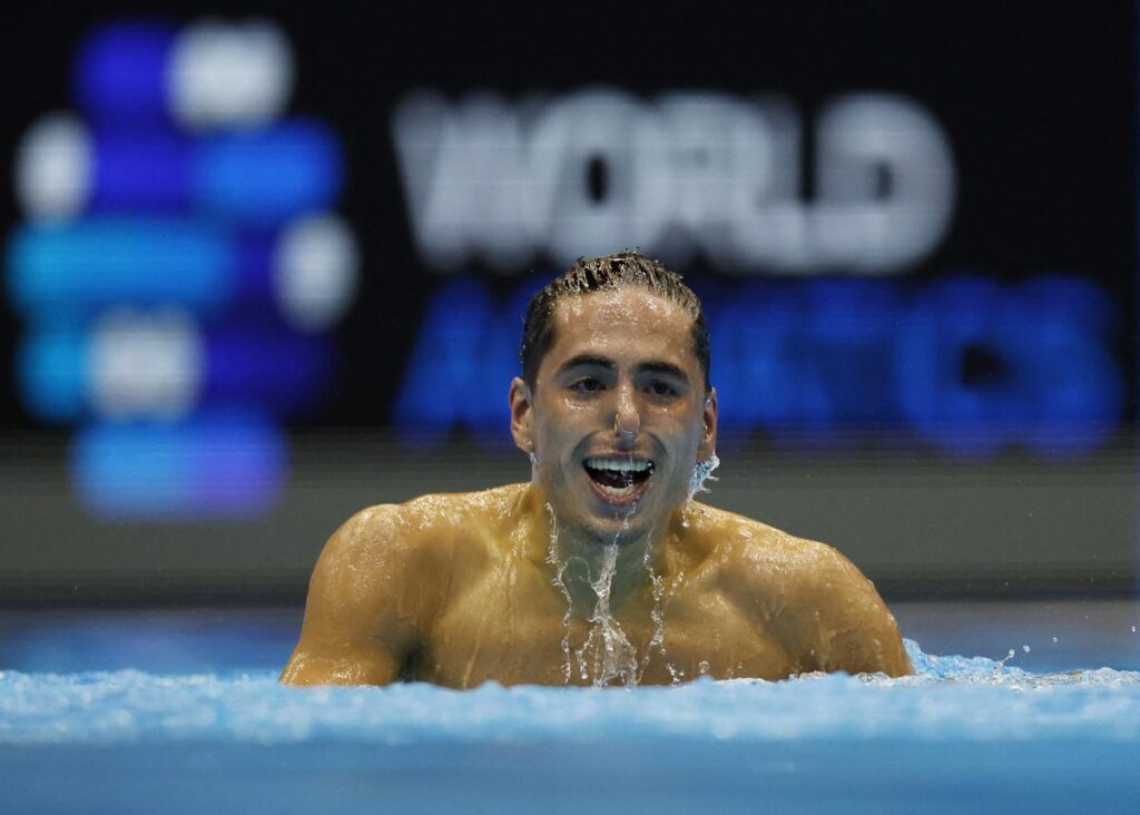 Dennis González logra un oro histórico en solo libre en Fukuoka thumbnail