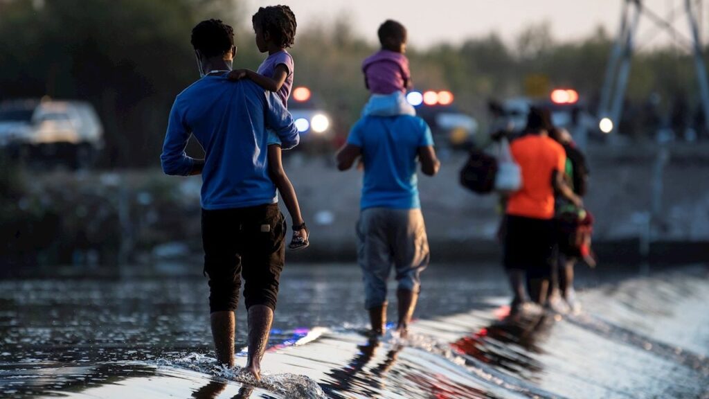 El flujo migratorio récord y crisis sellan el año de México y Centroamérica thumbnail