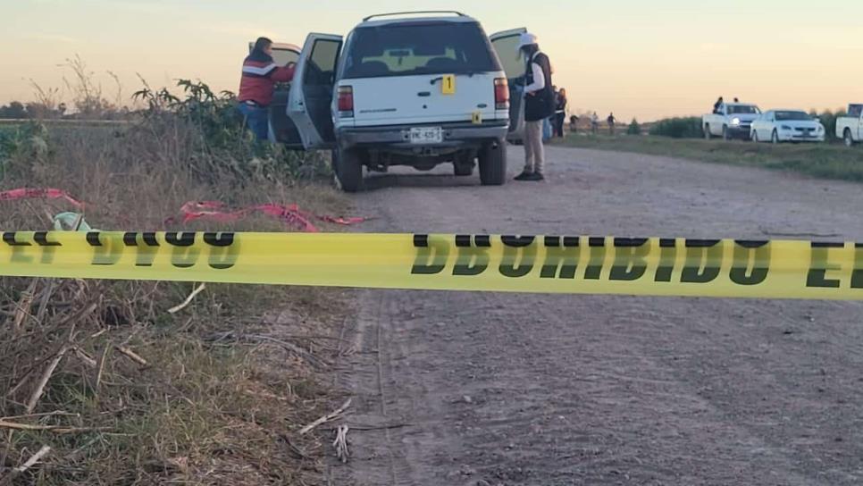 Encuentran a joven sin vida arriba de una camioneta en Ahome thumbnail