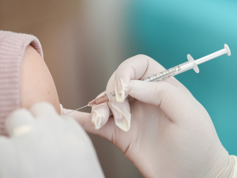 Filtran que Pfizer busca mutar el covid para vender nuevas vacunas thumbnail