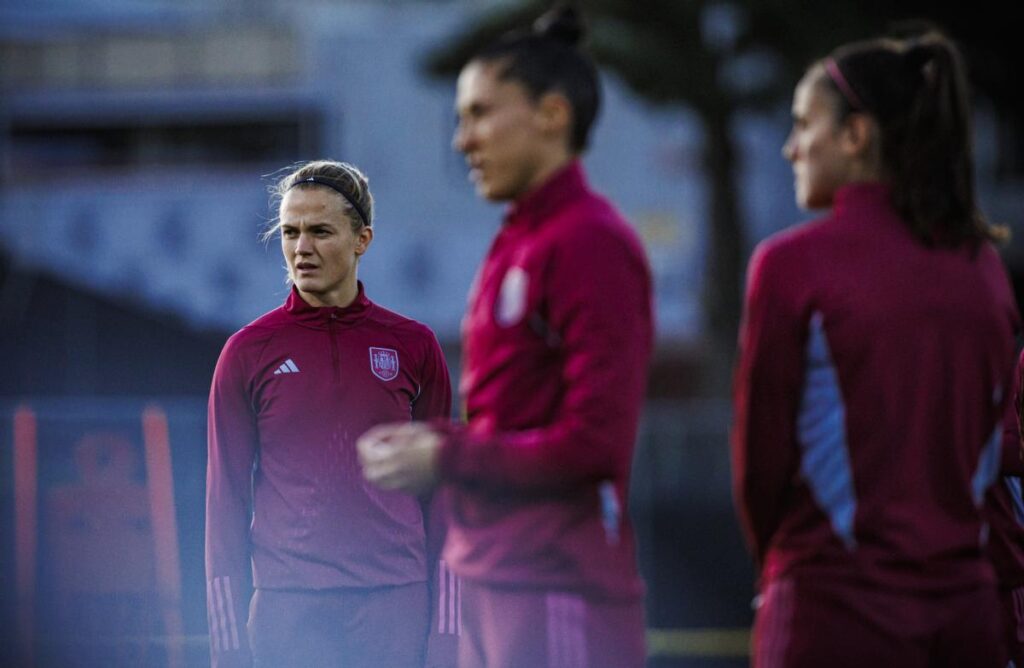 Ilusión, tristeza y lo que el fútbol le debe a Irene Paredes thumbnail