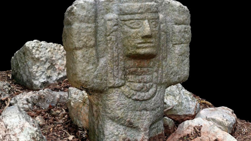 Localizan escultura de atlante en sendero que conducirá a nueva sección de Chichén Itzá thumbnail