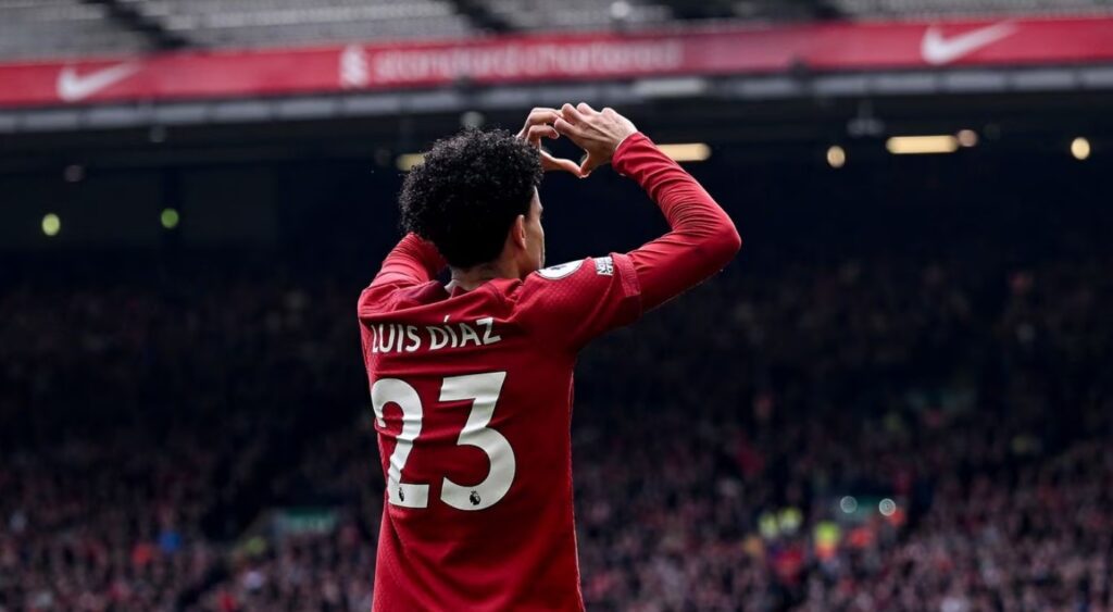 Luis Díaz rompe el silencio sobre el doloroso golpe que sufrió en Liverpool una temporada difícil y extraña thumbnail