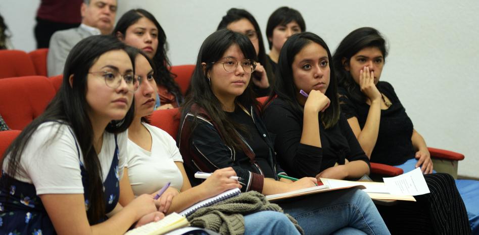 _Peligroso comprometer la calidad de la educación en México_- Sasha Klainer thumbnail