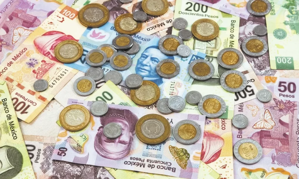 Peso recupera terreno por debilidad del dólar tras palabras de Powell thumbnail