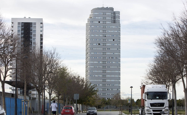 Una empresa amenaza con echar a 200 familias al querer comprar su finca en Sociópolis thumbnail