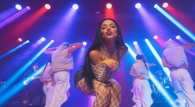 Quitan zona para personas con discapacidad en concierto de Kenia Os thumbnail