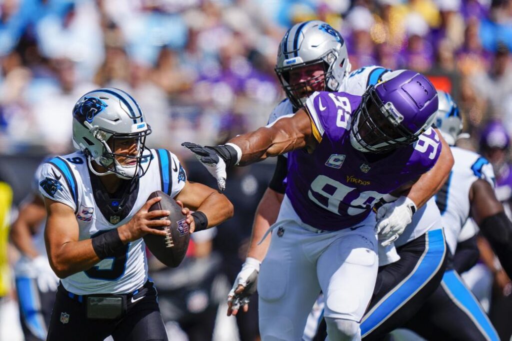 Con 2 touchdowns de Jefferson, Vikings doblegan 21-13 a Panthers thumbnail
