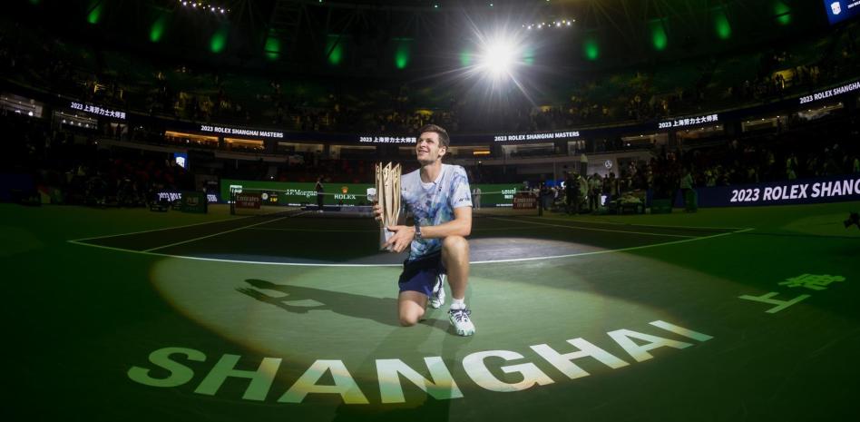 Hurkacz se proclama campeón del Másters de Shanghái tras vencer a Rublev thumbnail