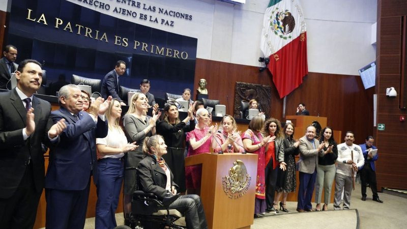 Senadores buscan impulsar Ley General de Cáncer; buscan garantizar atención thumbnail