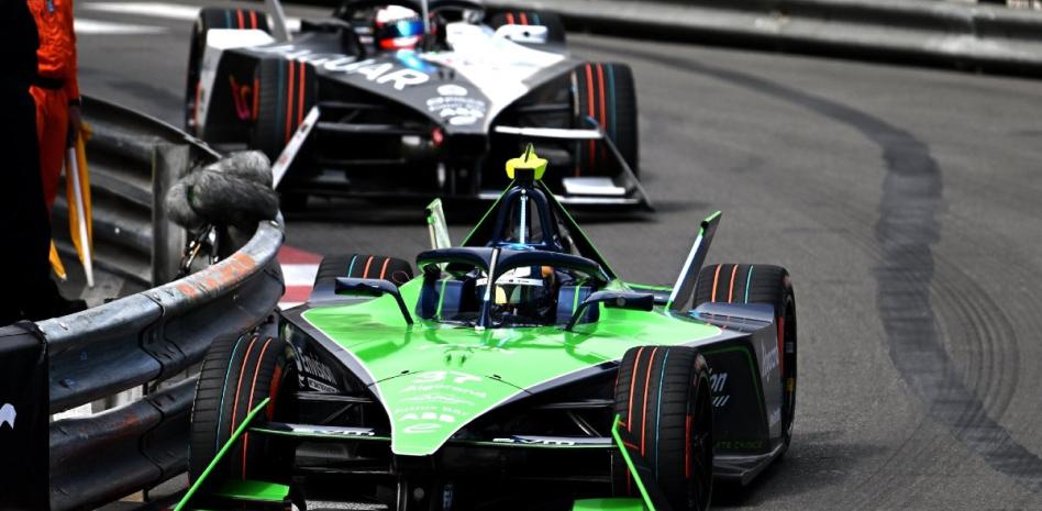 Brasileño Di Grassi va por tercer triunfo en México en inicio de Fórmula E thumbnail