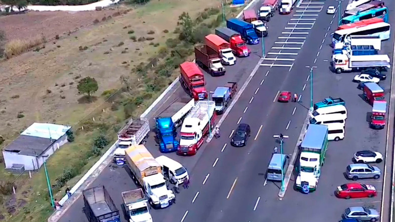 Comienza paro nacional de transportistas; exigen mayor seguridad thumbnail