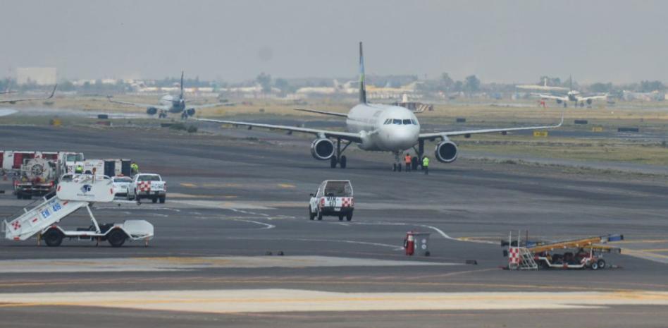 Ordena INAI a Sedena entregar información sobre contratos y permisos de Mexicana de Aviación thumbnail