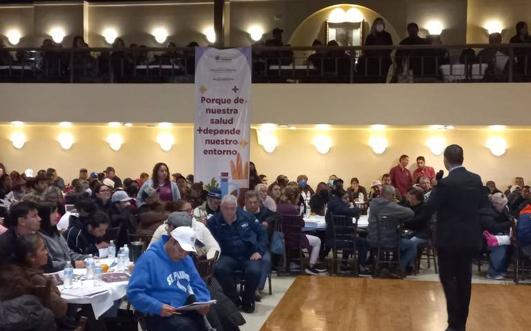 Participan 800 comerciantes en curso de manejo de alimentos thumbnail