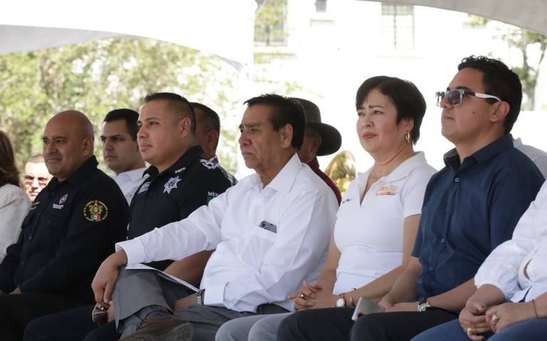 martín chaparro en desfile thumbnail