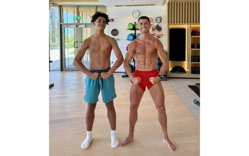 cr72-qQ4D5OEjs thumbnail