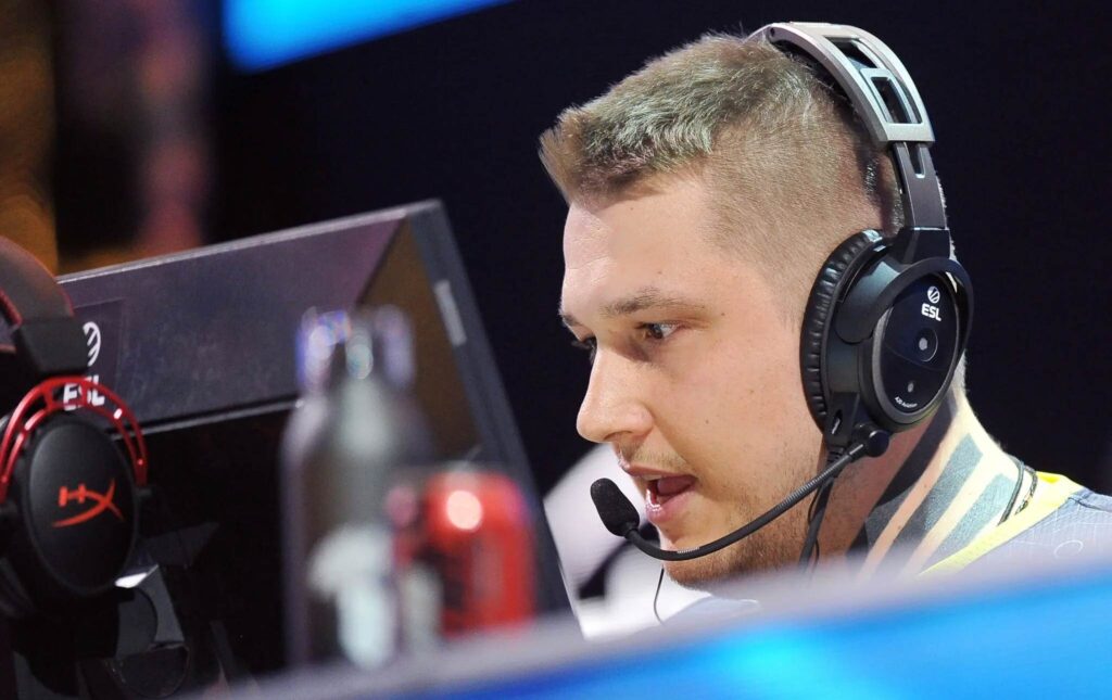 chin-oNV2cKTal thumbnail