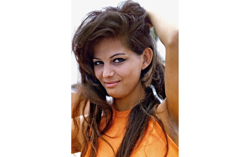 clau-FhhCVALAv thumbnail