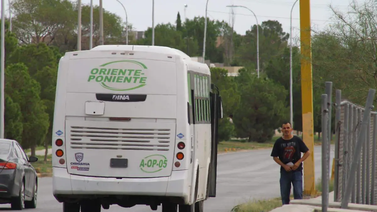 UACJ y autoridades presentan proyectos para un transporte estudiantil digno