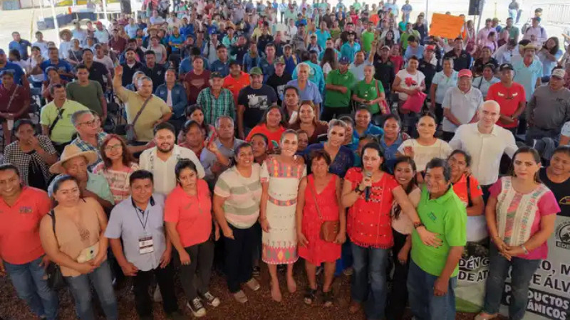 Claudia Sheinbaum inaugura "Apoyos Solidarios" con iniciativa económica para fortalecer la economía artesanal de productoras y productores guerrerenses en situación de vulnerabilidad.