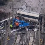 Después de dos días de tragedia, nueva alarmante alerta en la red ferroviaria española: un tren se estrella en plena ciudad barcelonesa.