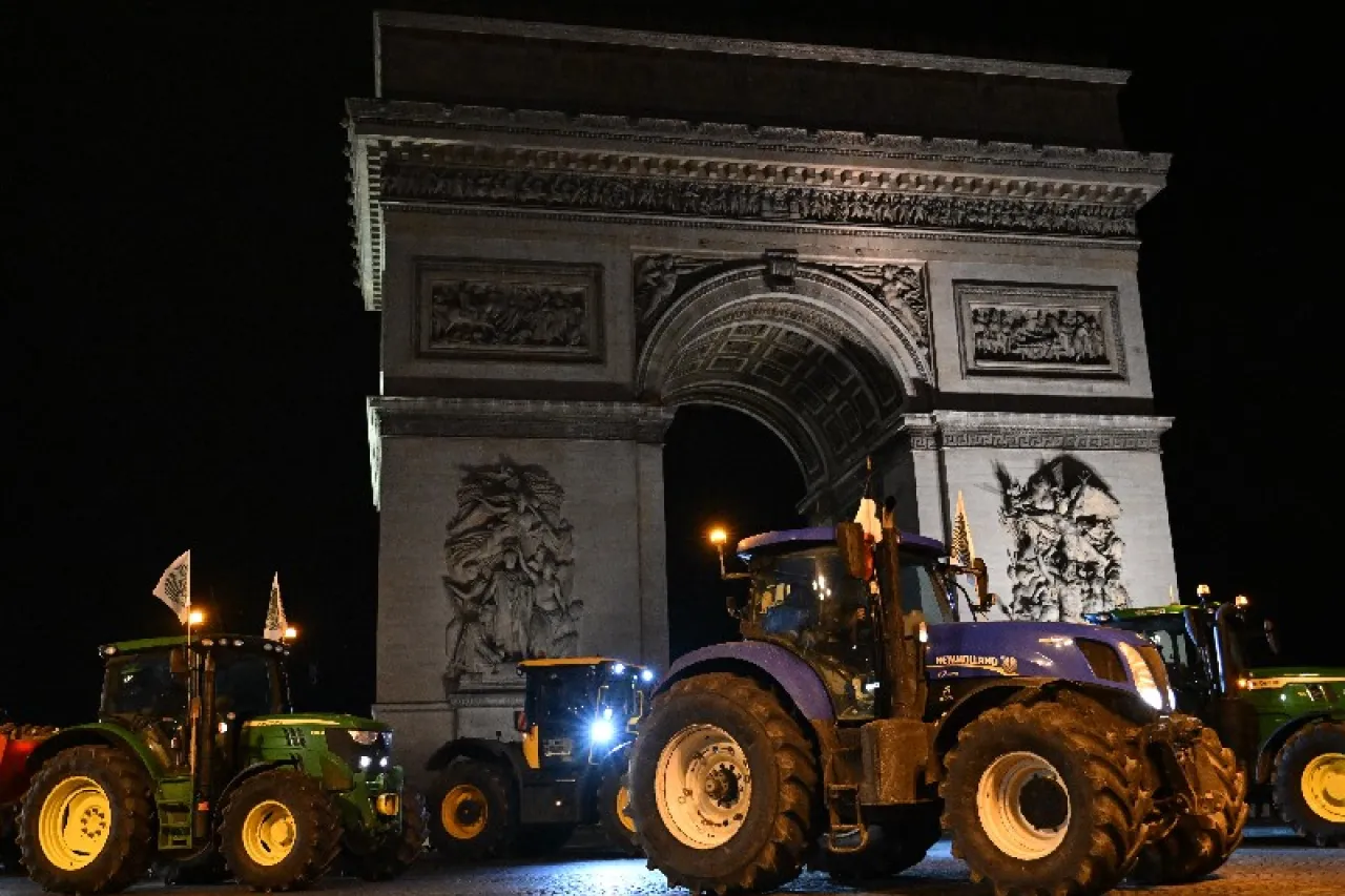 La Crisis Agroalimentaria Francia-Vieneza: Agricultores Franceses Unidos en Contra del Acuerdo de Mercosur que Pone en Peligro la Producción y el Mercado Nacional