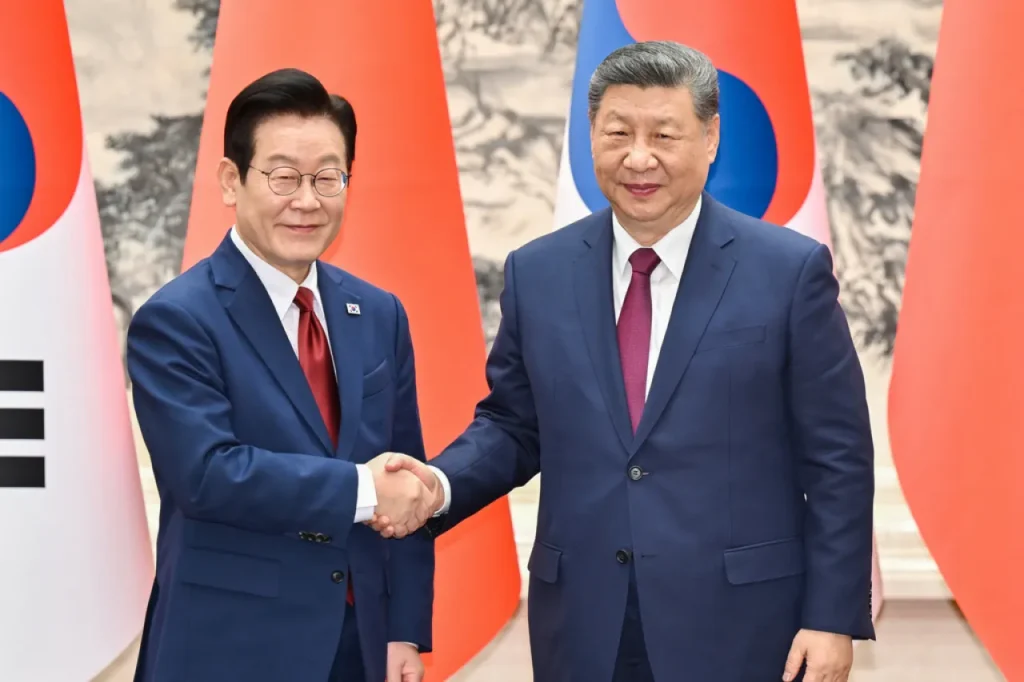 Prometen China y Surcorea fortalecer lazos ante aumento de tensiones