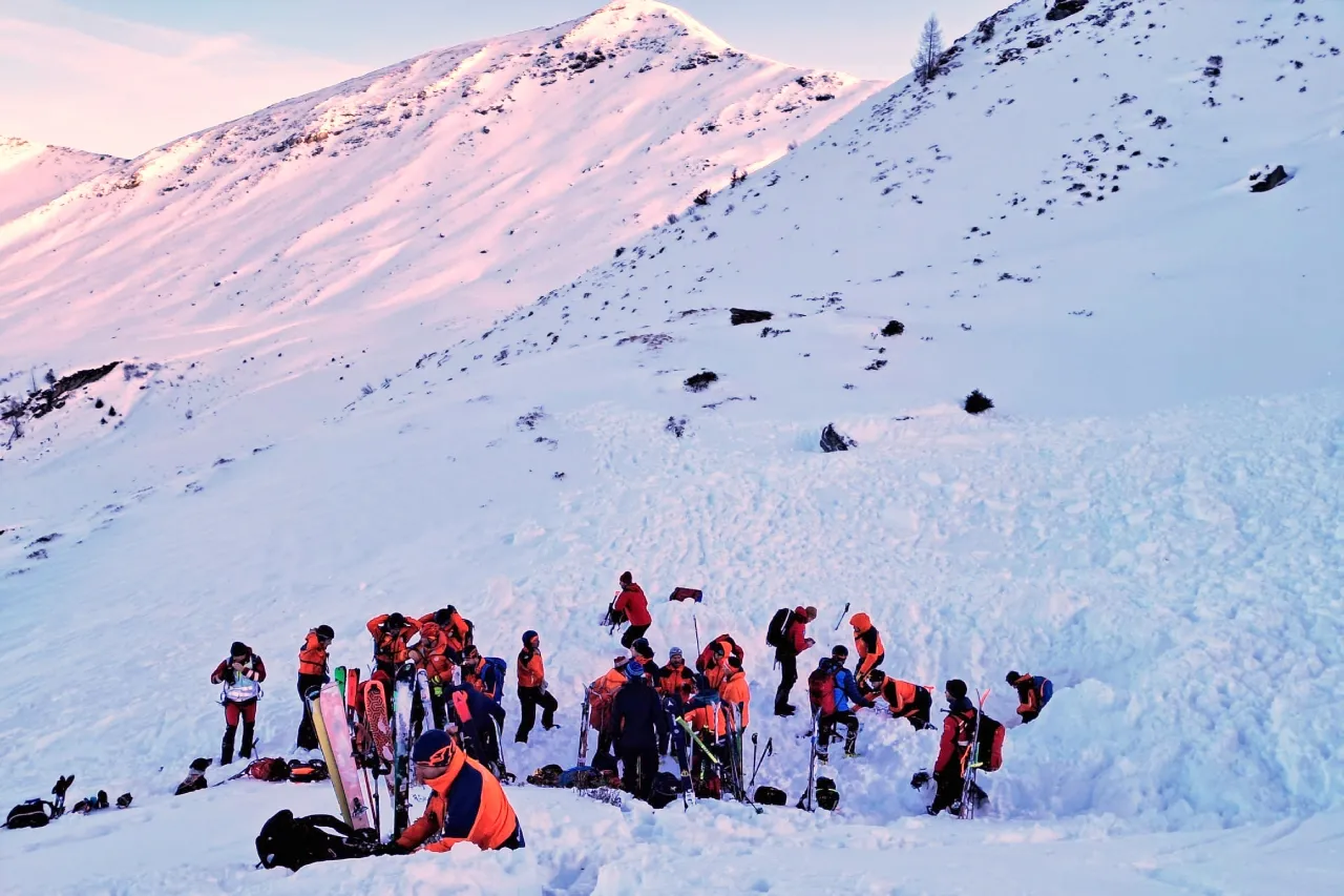 La tragedia alpina: Cinco vidas se pierden en dos devastadoras avalanchas en el corazón de Austria