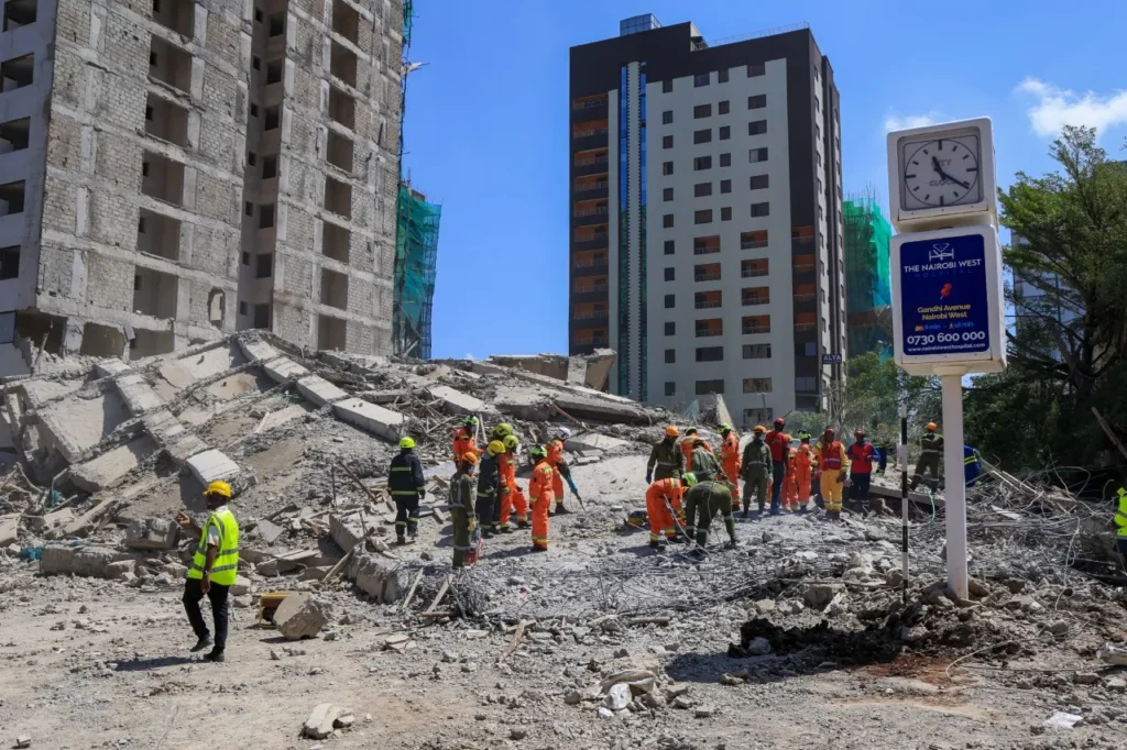 "Desesperada búsqueda emprendida para hallar a víctimas de colapso edil en Kenia: la incertidumbre sigue reinando"