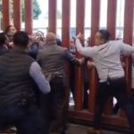 Manifestantes irrumpen en la Cámara de Diputados durante debate sobre pensiones
