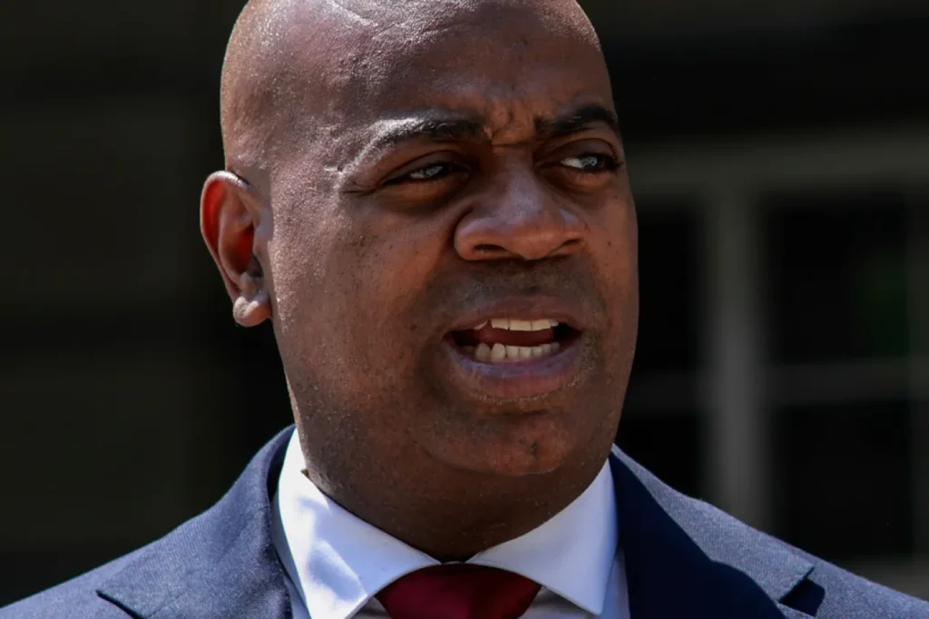 Provoca operativo de ICE en Newark choque múltiple con heridos: Alcalde