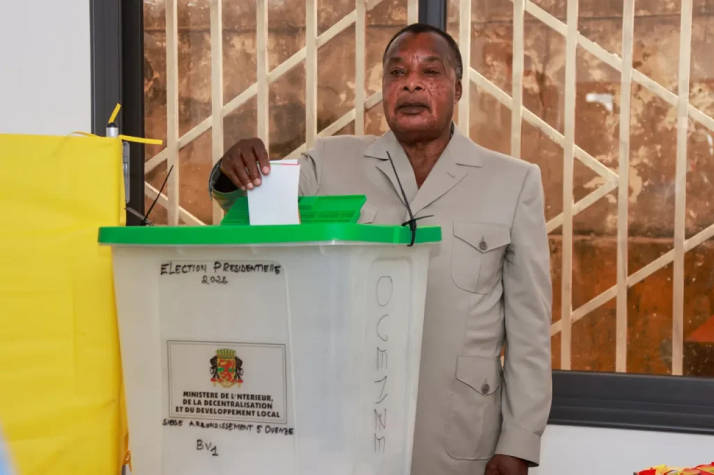 Presidente del Congo es reelegido y extiende gobierno de 42 años