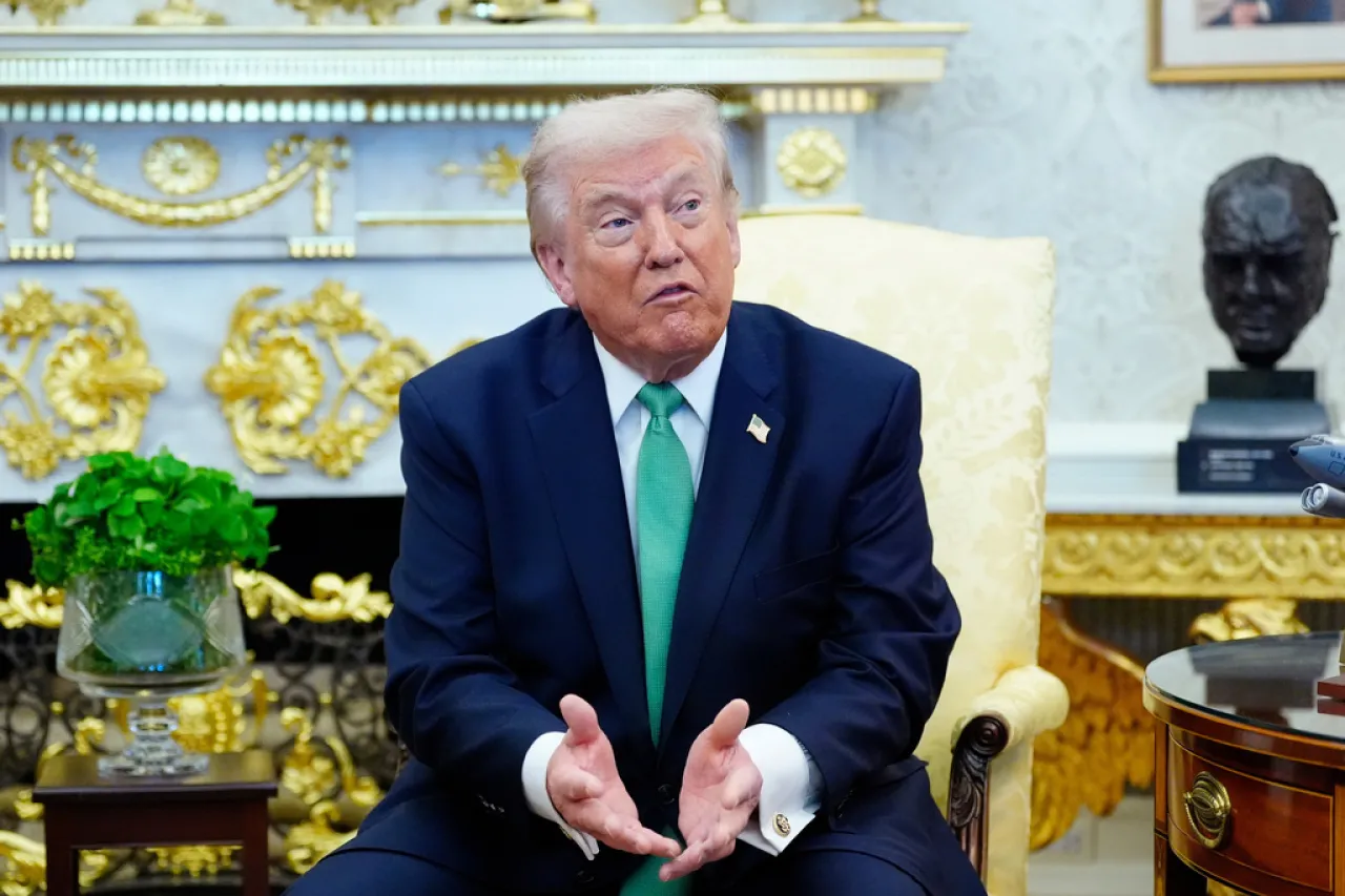 Retrasa Trump su viaje a China para centrarse en la guerra en Irán
